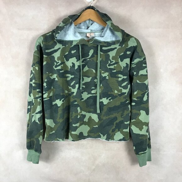 NEW Women's Cropped Green Camo Fleece Hoodie MEDIUM - Picture 3 of 7